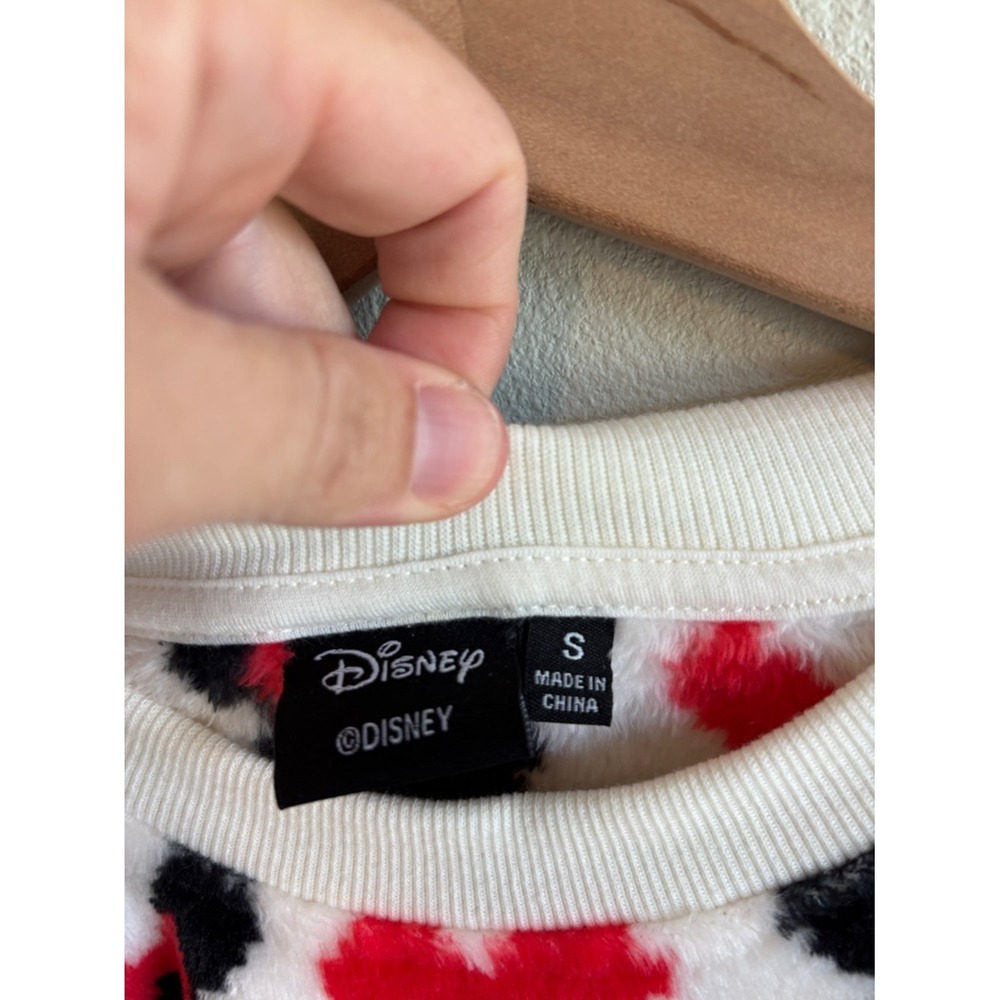 Disney Fleece Sweatshirt Red Hearts Black Mickey Minnie S Like New - Picture 2 of 5